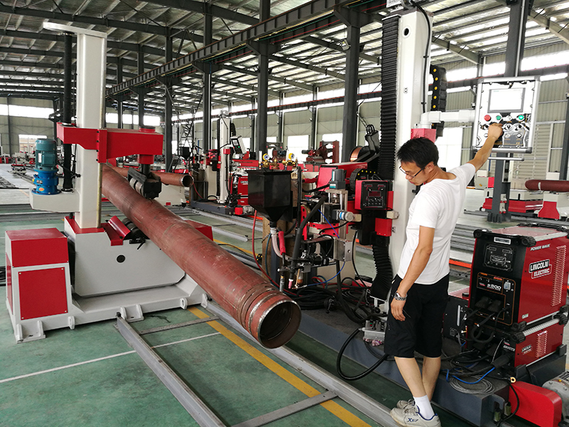 翻转式管道自动焊机(普通型)(图4) 翻转式管道自动焊机(普通型)(图4)