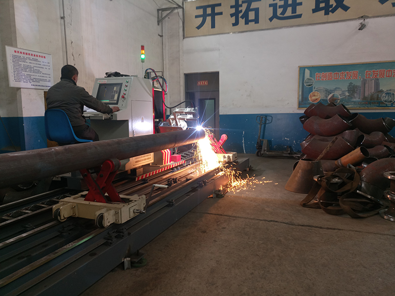 管道数控相贯线切割机(图1)