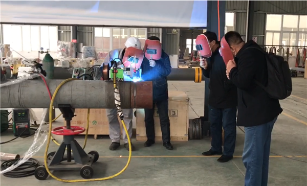 河北客户考察前山磁吸式管道自动焊机(图1)